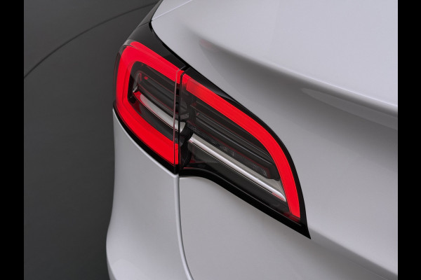 Tesla Model 3 Standard RWD Plus SOH 91% Warmtepomp Trekhaak LFP Accu Panoramadak Navi Camera's Leder Memory Stuur+Stoelverwarming Traffic-Aware Cruise Control AMD Ryzen™ Elek.Achterklep Led 1.000KG Trekgewicht Origineel Nederlandse Auto