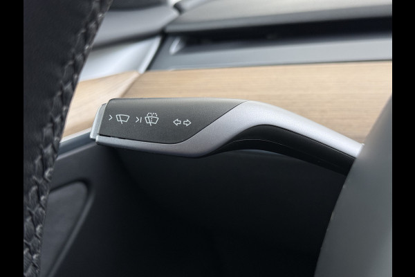 Tesla Model 3 Standard RWD Plus SOH 91% Warmtepomp Trekhaak LFP Accu Panoramadak Navi Camera's Leder Memory Stuur+Stoelverwarming Traffic-Aware Cruise Control AMD Ryzen™ Elek.Achterklep Led 1.000KG Trekgewicht Origineel Nederlandse Auto