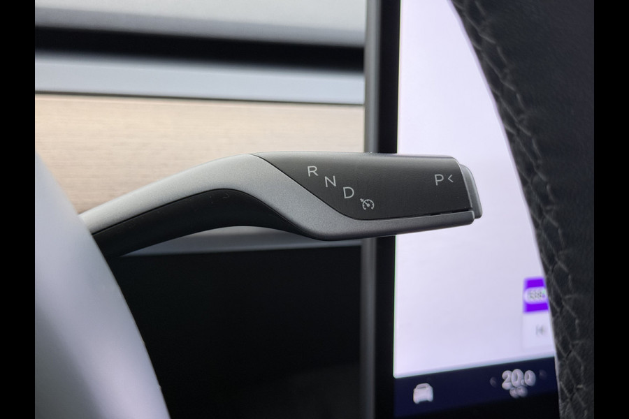 Tesla Model 3 Standard RWD Plus SOH 91% Warmtepomp Trekhaak LFP Accu Panoramadak Navi Camera's Leder Memory Stuur+Stoelverwarming Traffic-Aware Cruise Control AMD Ryzen™ Elek.Achterklep Led 1.000KG Trekgewicht Origineel Nederlandse Auto