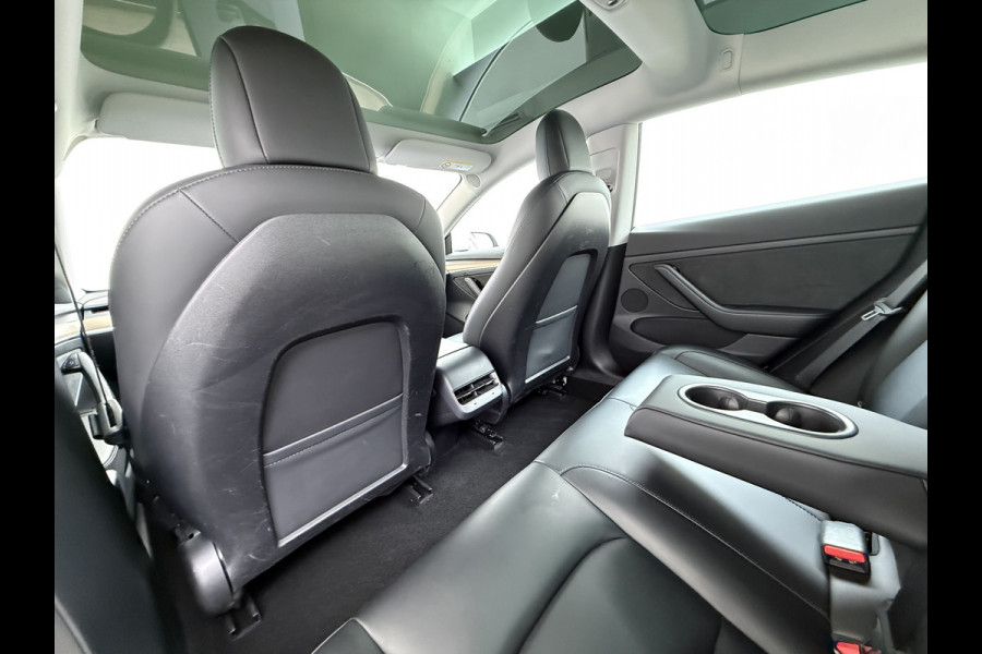 Tesla Model 3 Standard RWD Plus SOH 91% Warmtepomp Trekhaak LFP Accu Panoramadak Navi Camera's Leder Memory Stuur+Stoelverwarming Traffic-Aware Cruise Control AMD Ryzen™ Elek.Achterklep Led 1.000KG Trekgewicht Origineel Nederlandse Auto