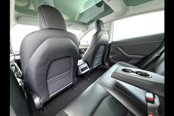 Tesla Model 3 Standard RWD Plus SOH 91% Warmtepomp Trekhaak LFP Accu Panoramadak Navi Camera's Leder Memory Stuur+Stoelverwarming Traffic-Aware Cruise Control AMD Ryzen™ Elek.Achterklep Led 1.000KG Trekgewicht Origineel Nederlandse Auto