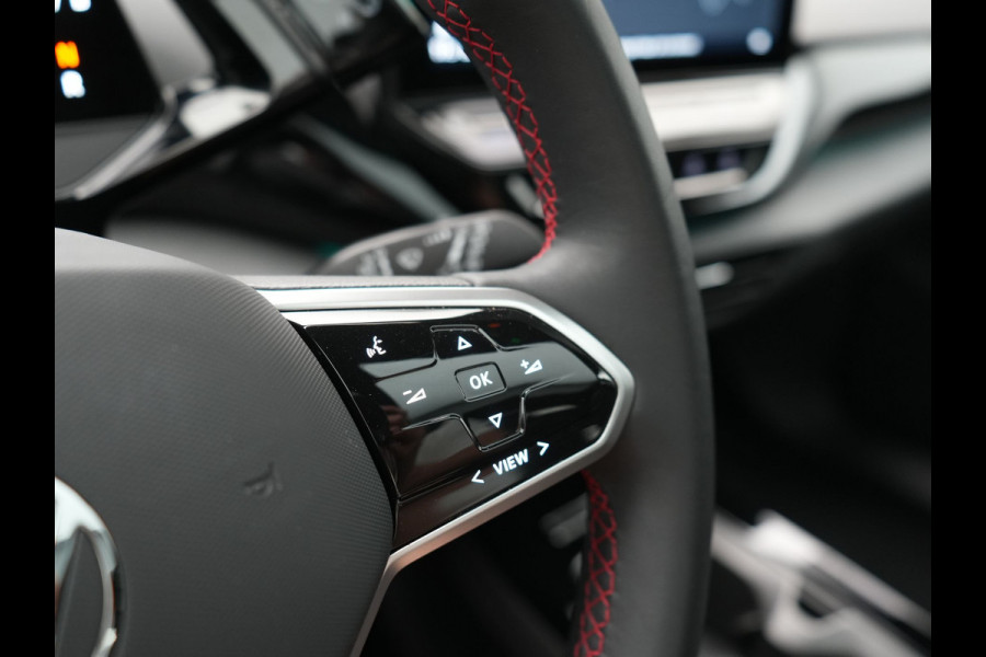 Volkswagen ID.4 GTX 4Motion 77 kWh 300pk Dealer O.H. | Trekhaak Af Fabriek | Panodak | Adaptive Cruise | IQ Light | Sportstoelen Verwarmd | Sfeerverlichting | Apple Carplay | Navigatie | DAB | 21".M | Virtual Cockpit |