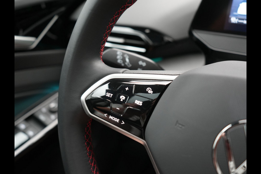 Volkswagen ID.4 GTX 4Motion 77 kWh 300pk Dealer O.H. | Trekhaak Af Fabriek | Panodak | Adaptive Cruise | IQ Light | Sportstoelen Verwarmd | Sfeerverlichting | Apple Carplay | Navigatie | DAB | 21".M | Virtual Cockpit |
