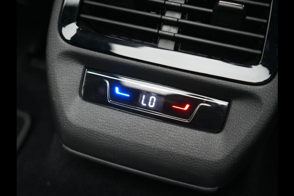 Volkswagen ID.4 GTX 4Motion 77 kWh 300pk Dealer O.H. | Trekhaak Af Fabriek | Panodak | Adaptive Cruise | IQ Light | Sportstoelen Verwarmd | Sfeerverlichting | Apple Carplay | Navigatie | DAB | 21".M | Virtual Cockpit |
