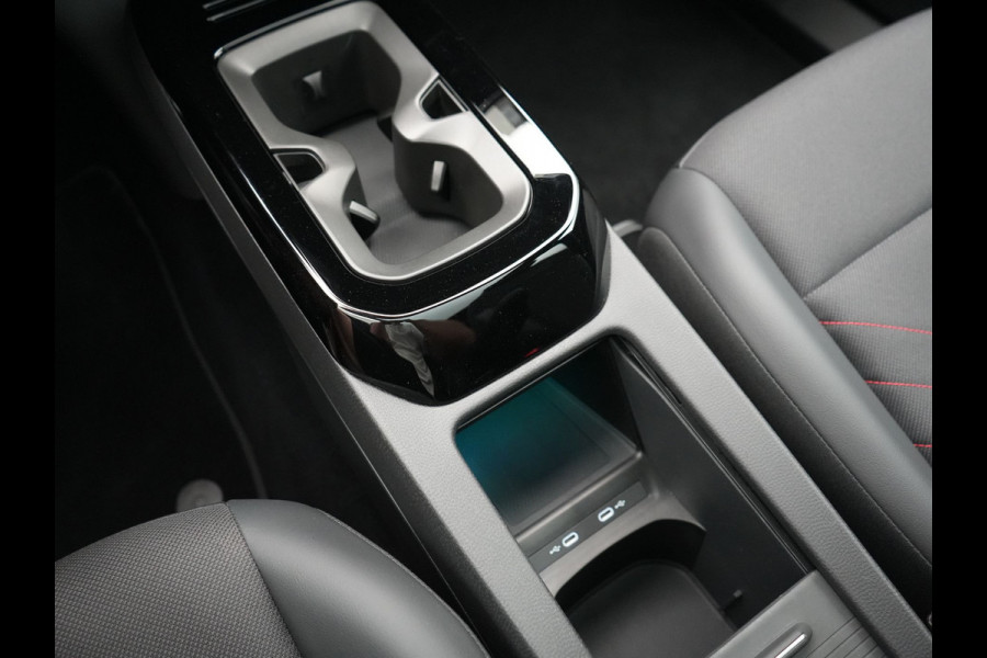 Volkswagen ID.4 GTX 4Motion 77 kWh 300pk Dealer O.H. | Trekhaak Af Fabriek | Panodak | Adaptive Cruise | IQ Light | Sportstoelen Verwarmd | Sfeerverlichting | Apple Carplay | Navigatie | DAB | 21".M | Virtual Cockpit |