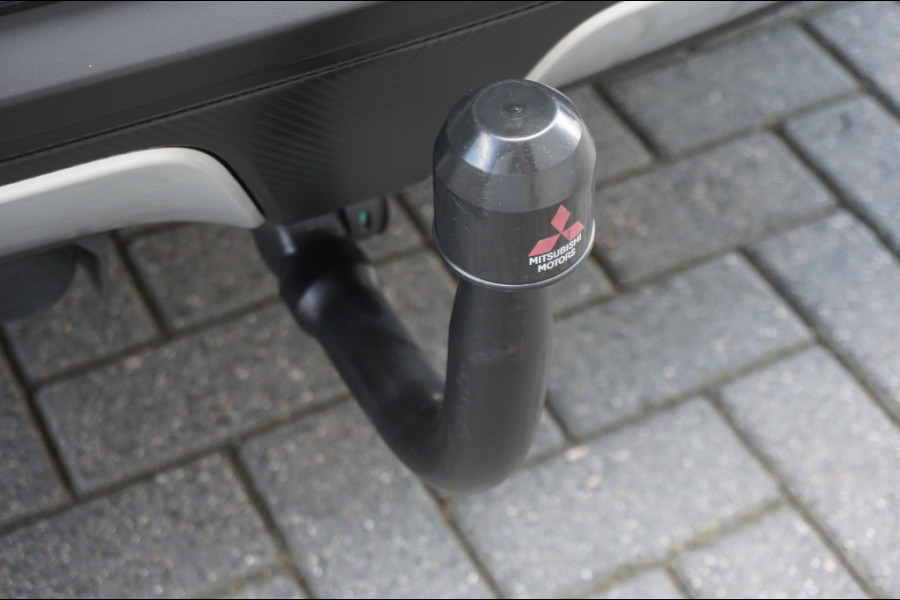 Mitsubishi Eclipse Cross 163PK First Edition AUTOM. | TREKHAAK | CAMERA | WINTERPACK