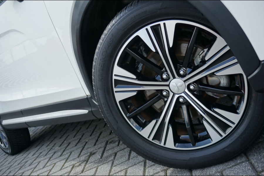 Mitsubishi Eclipse Cross 163PK First Edition AUTOM. | TREKHAAK | CAMERA | WINTERPACK