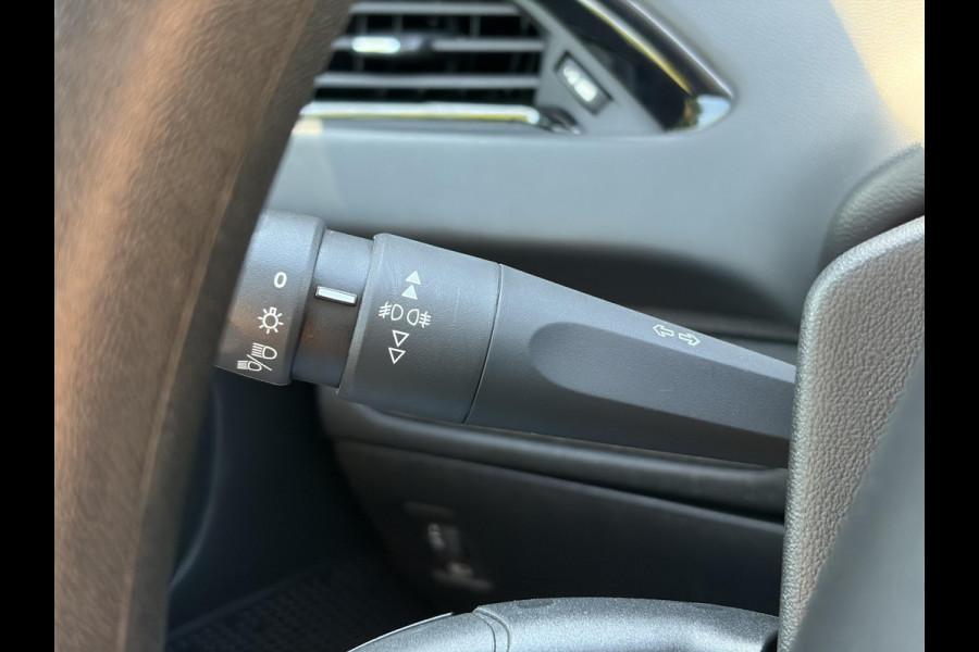 Peugeot 208 1.2 PureTech Blue Lion D-Riem vv in 2026,2e Eigenaar,Navi,Airco,Cruise,Dealer Onderhouden,Pdc,Recent beurt gehad,N.A.P,Apk tot 08-2027