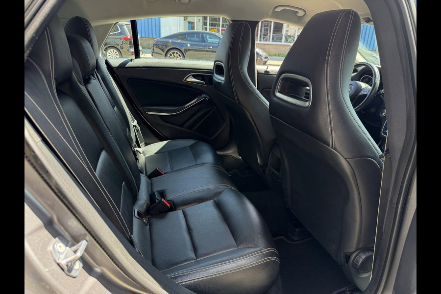 Mercedes-Benz CLA-Klasse Shooting Brake 180 AMG - Automaat I Airco I Sport pakket I LED I PDC I 1/2 Leer I Dealer onderhouden