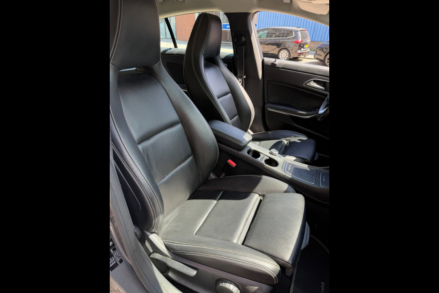 Mercedes-Benz CLA-Klasse Shooting Brake 180 AMG - Automaat I Airco I Sport pakket I LED I PDC I 1/2 Leer I Dealer onderhouden