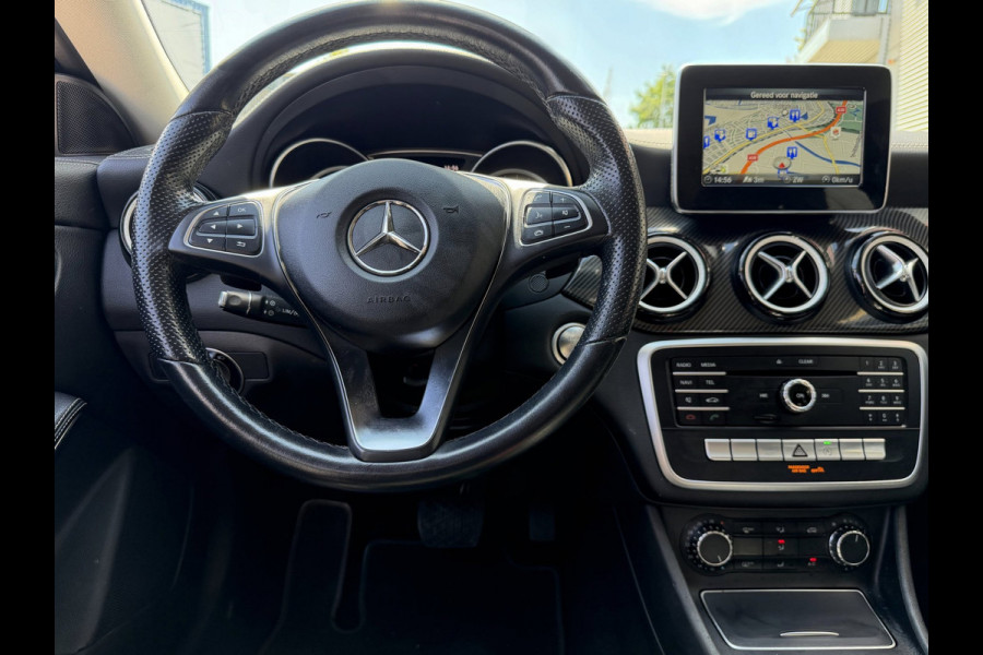 Mercedes-Benz CLA-Klasse Shooting Brake 180 AMG - Automaat I Airco I Sport pakket I LED I PDC I 1/2 Leer I Dealer onderhouden