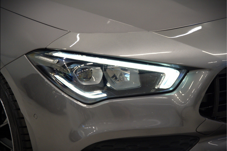 Mercedes-Benz CLA-Klasse 180 Business Solution AMG | Stoelverwarming | Parkeersensoren | Navigatie | Cruise Control | Ambiance Verlichting | Keyless | Camera | Climate Control