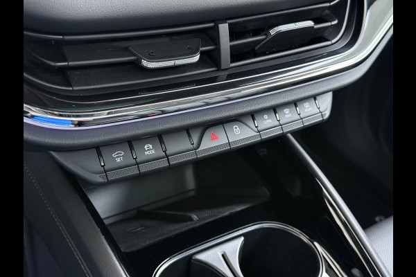 Škoda ENYAQ iV 60 Panoramadak Leder Stuur+Stoel+Achterbankverwarming 3-Zone Ecc Navi Apple Carplay Android Auto Draadloze Telefoonlader SOH 90.6% Elek.Achterklep Privacy Glas Lmv 20" Led Pdc Isofix DAB Lane Assist Dealeronderhouden Origineel Nederlandse Auto Zeer Compleet