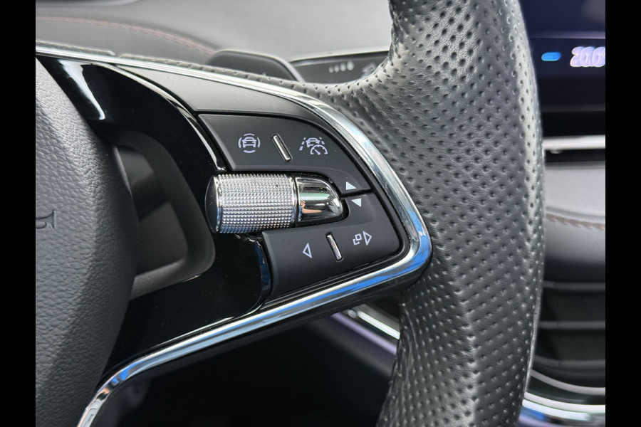 Škoda ENYAQ iV 60 Panoramadak Leder Stuur+Stoel+Achterbankverwarming 3-Zone Ecc Navi Apple Carplay Android Auto Draadloze Telefoonlader SOH 90.6% Elek.Achterklep Privacy Glas Lmv 20" Led Pdc Isofix DAB Lane Assist Dealeronderhouden Origineel Nederlandse Auto Zeer Compleet