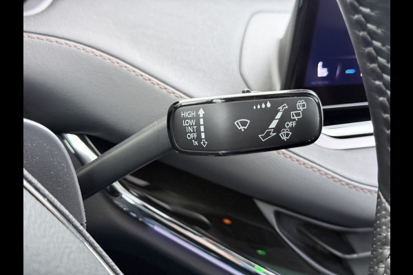 Škoda ENYAQ iV 60 Panoramadak Leder Stuur+Stoel+Achterbankverwarming 3-Zone Ecc Navi Apple Carplay Android Auto Draadloze Telefoonlader SOH 90.6% Elek.Achterklep Privacy Glas Lmv 20" Led Pdc Isofix DAB Lane Assist Dealeronderhouden Origineel Nederlandse Auto Zeer Compleet
