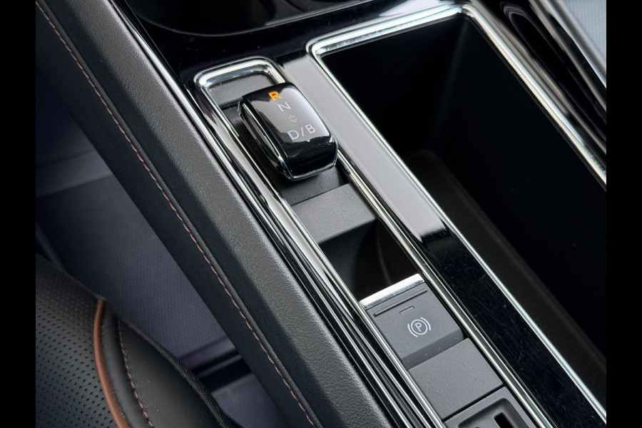 Škoda ENYAQ iV 60 Panoramadak Leder Stuur+Stoel+Achterbankverwarming 3-Zone Ecc Navi Apple Carplay Android Auto Draadloze Telefoonlader SOH 90.6% Elek.Achterklep Privacy Glas Lmv 20" Led Pdc Isofix DAB Lane Assist Dealeronderhouden Origineel Nederlandse Auto Zeer Compleet