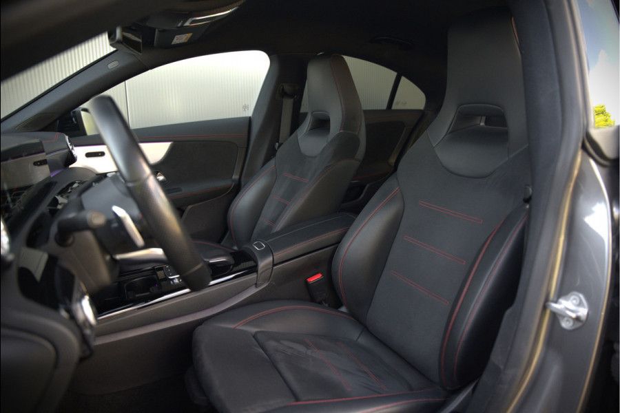 Mercedes-Benz CLA-Klasse 180 Business Solution AMG | Stoelverwarming | Parkeersensoren | Navigatie | Cruise Control | Ambiance Verlichting | Keyless | Camera | Climate Control
