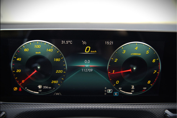 Mercedes-Benz CLA-Klasse 180 Business Solution AMG | Stoelverwarming | Parkeersensoren | Navigatie | Cruise Control | Ambiance Verlichting | Keyless | Camera | Climate Control