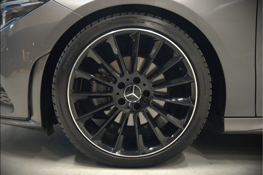 Mercedes-Benz CLA-Klasse 180 Business Solution AMG | Stoelverwarming | Parkeersensoren | Navigatie | Cruise Control | Ambiance Verlichting | Keyless | Camera | Climate Control