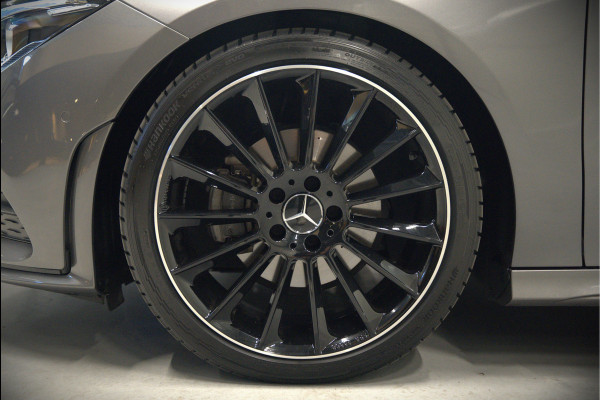 Mercedes-Benz CLA-Klasse 180 Business Solution AMG | Stoelverwarming | Parkeersensoren | Navigatie | Cruise Control | Ambiance Verlichting | Keyless | Camera | Climate Control