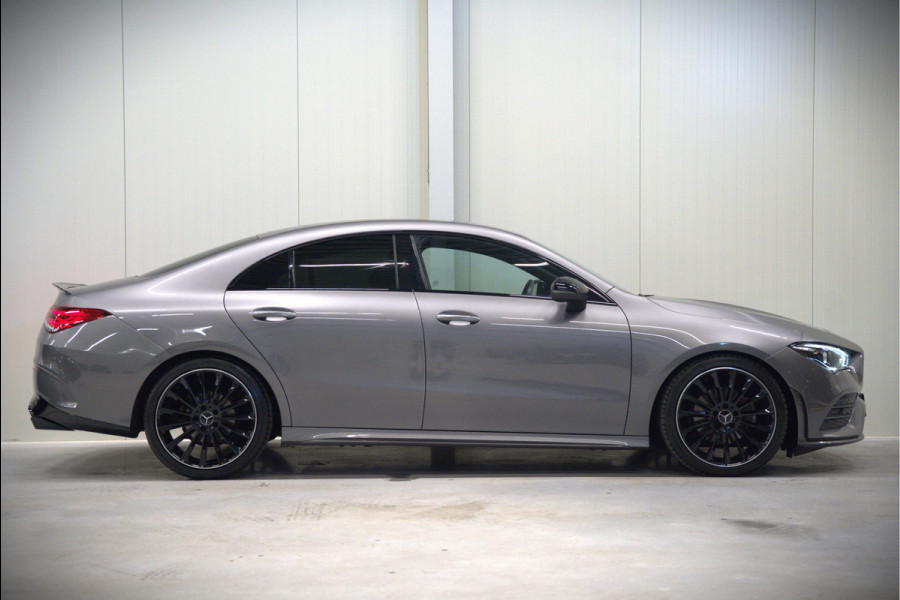 Mercedes-Benz CLA-Klasse 180 Business Solution AMG | Stoelverwarming | Parkeersensoren | Navigatie | Cruise Control | Ambiance Verlichting | Keyless | Camera | Climate Control