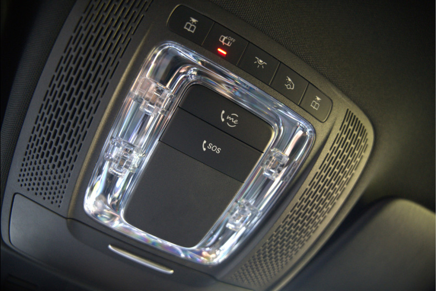Mercedes-Benz CLA-Klasse 180 Business Solution AMG | Stoelverwarming | Parkeersensoren | Navigatie | Cruise Control | Ambiance Verlichting | Keyless | Camera | Climate Control