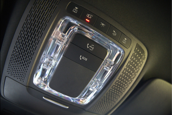 Mercedes-Benz CLA-Klasse 180 Business Solution AMG | Stoelverwarming | Parkeersensoren | Navigatie | Cruise Control | Ambiance Verlichting | Keyless | Camera | Climate Control