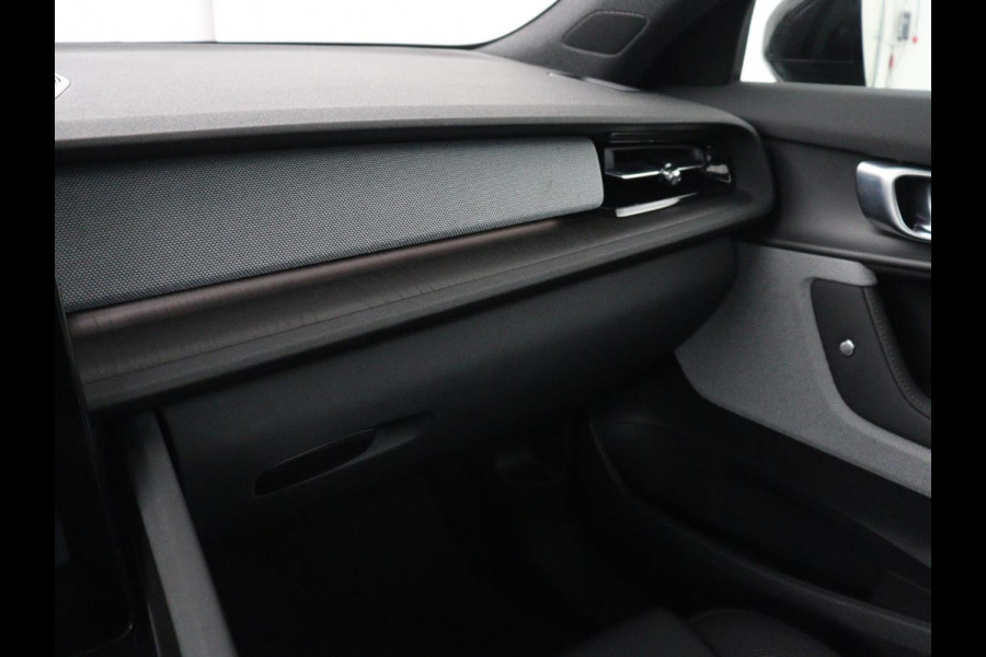 Polestar 2 Standard Range Single Motor 63kWh | SOH 89.9% | Warmtepomp | Panoramadak | Trekhaak | SOH 89.9% | Warmtepomp | Panoramadak | Trekhaak | 360 camera | Harman/Kardon | Memory | Full LED | Plus Pack