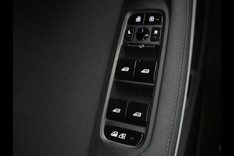 Polestar 2 Standard Range Single Motor 63kWh | SOH 89.9% | Warmtepomp | Panoramadak | Trekhaak | SOH 89.9% | Warmtepomp | Panoramadak | Trekhaak | 360 camera | Harman/Kardon | Memory | Full LED | Plus Pack