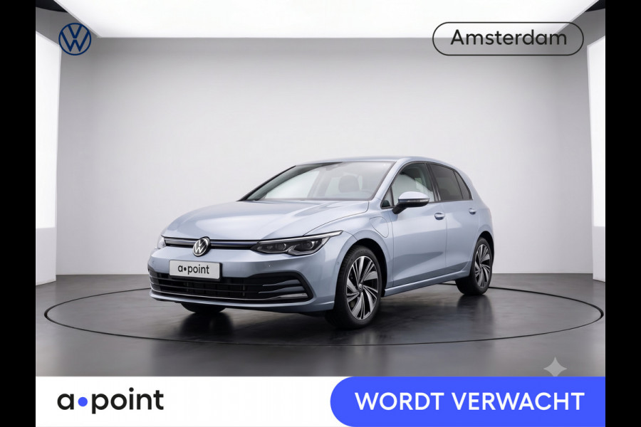 Volkswagen Golf 1.5 eHybrid Style Edition 204 pk Automaat (DSG) | Navigatie via App | Parkeersensoren (Park assist) | Achteruitrijcamera | Adaptieve cruise control | Autom. airco (3 zones) |