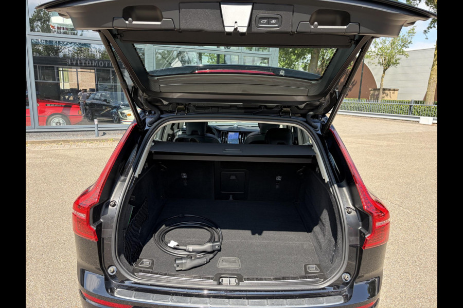 Volvo XC60 2.0 T8 Plug-in hybrid AWD Ultra Dark 12 MND. BOVAG GARANTIE | PANORAMA DAK | ACHTERUITRIJ CAMERA | BOWERS & WILKINS | MEM. SEATS | STOEL+STUUR VERWARMING |