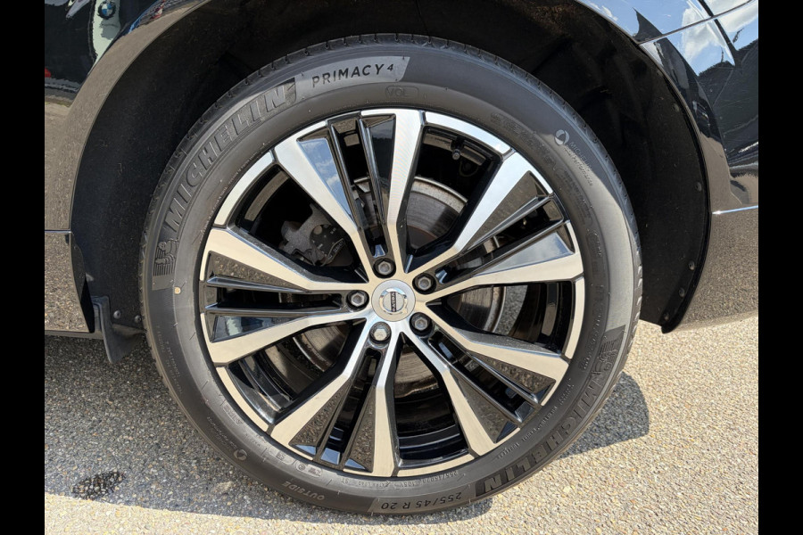 Volvo XC60 2.0 T8 Plug-in hybrid AWD Ultra Dark 12 MND. BOVAG GARANTIE | PANORAMA DAK | ACHTERUITRIJ CAMERA | BOWERS & WILKINS | MEM. SEATS | STOEL+STUUR VERWARMING |