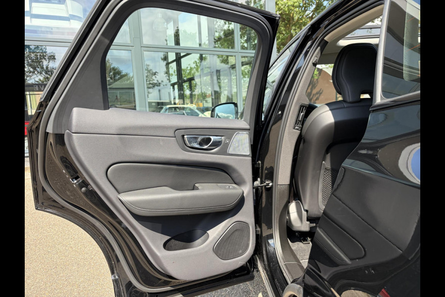 Volvo XC60 2.0 T8 Plug-in hybrid AWD Ultra Dark 12 MND. BOVAG GARANTIE | PANORAMA DAK | ACHTERUITRIJ CAMERA | BOWERS & WILKINS | MEM. SEATS | STOEL+STUUR VERWARMING |