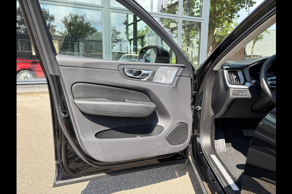 Volvo XC60 2.0 T8 Plug-in hybrid AWD Ultra Dark 12 MND. BOVAG GARANTIE | PANORAMA DAK | ACHTERUITRIJ CAMERA | BOWERS & WILKINS | MEM. SEATS | STOEL+STUUR VERWARMING |