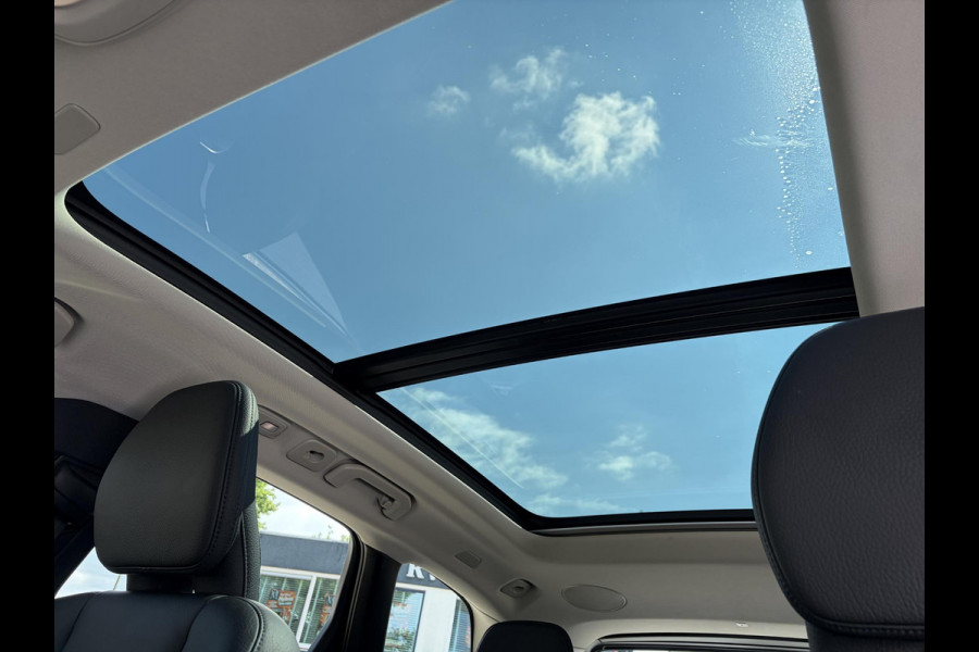 Volvo XC60 2.0 T8 Plug-in hybrid AWD Ultra Dark 12 MND. BOVAG GARANTIE | PANORAMA DAK | ACHTERUITRIJ CAMERA | BOWERS & WILKINS | MEM. SEATS | STOEL+STUUR VERWARMING |