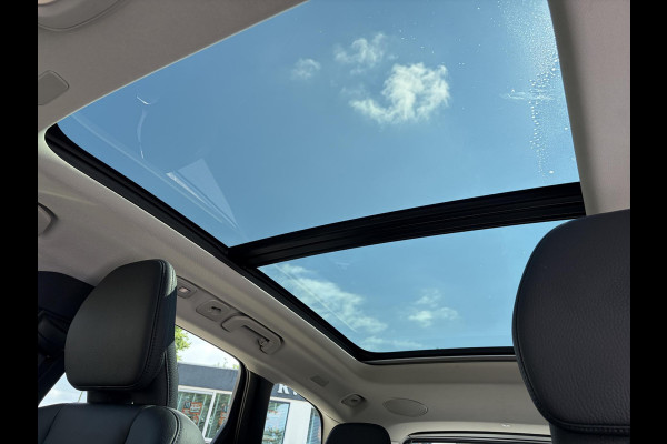 Volvo XC60 2.0 T8 Plug-in hybrid AWD Ultra Dark 12 MND. BOVAG GARANTIE | PANORAMA DAK | ACHTERUITRIJ CAMERA | BOWERS & WILKINS | MEM. SEATS | STOEL+STUUR VERWARMING |