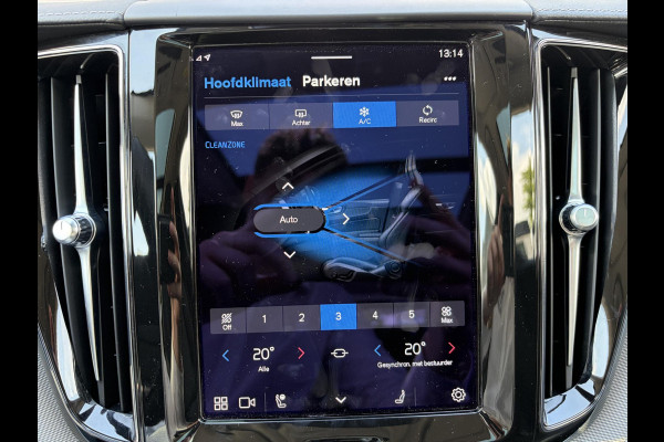 Volvo XC60 2.0 T8 Plug-in hybrid AWD Ultra Dark 12 MND. BOVAG GARANTIE | PANORAMA DAK | ACHTERUITRIJ CAMERA | BOWERS & WILKINS | MEM. SEATS | STOEL+STUUR VERWARMING |