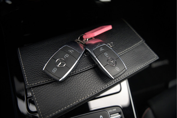 Mercedes-Benz CLA-Klasse 180 Business Solution AMG | Stoelverwarming | Parkeersensoren | Navigatie | Cruise Control | Ambiance Verlichting | Keyless | Camera | Climate Control