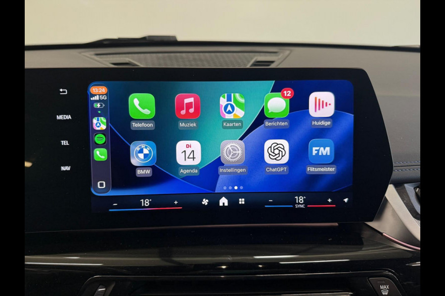 BMW iX1 eDrive20 67 kWh M Sport Edition 204pk Camera PDC Stoelverwarming Navi Hifi 18 inch M Velgen Adaptief M Onderstel