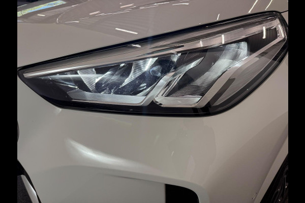 BMW iX1 eDrive20 67 kWh M Sport Edition 204pk Camera PDC Stoelverwarming Navi Hifi 18 inch M Velgen Adaptief M Onderstel