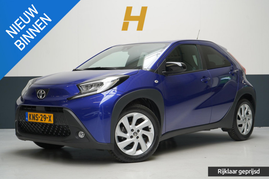 Toyota Aygo X 1.0 VVT-i MT Play | Carplay | Stoelverwarming | Achteruitrijcamera | Lm velgen