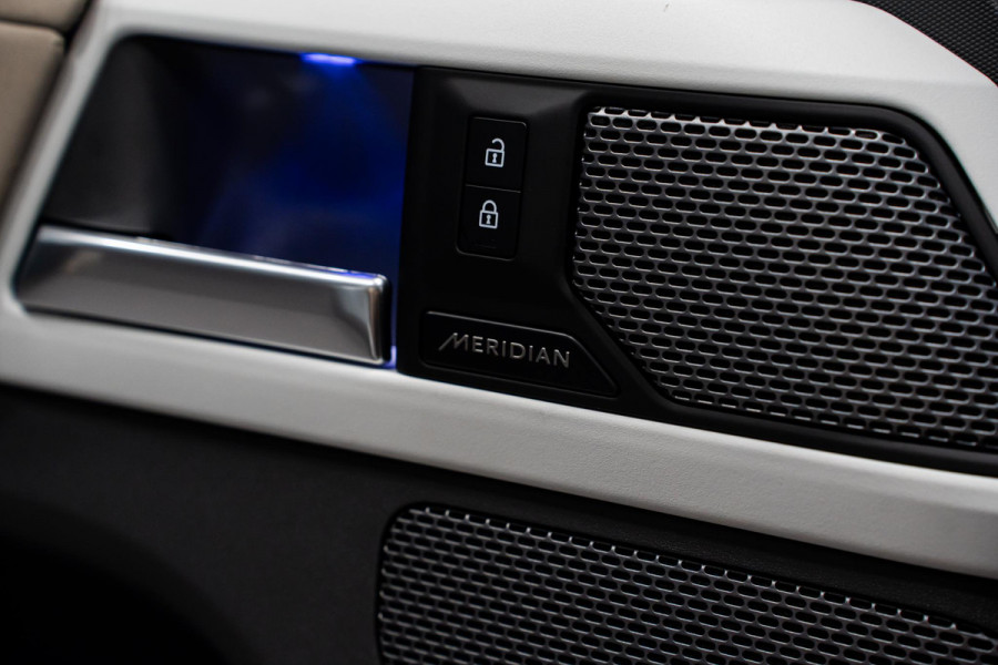 Land Rover Defender 90 3.0 D250 90 X-Dynamic SE *Meridian / HUD / Memory / Keyless / Surround-view / Matrix-LED*