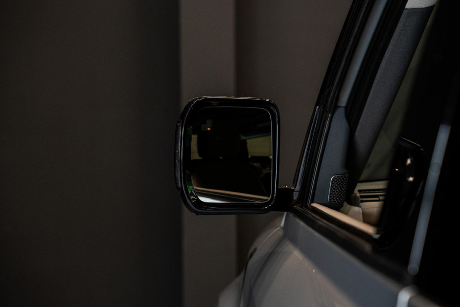Land Rover Defender 90 3.0 D250 90 X-Dynamic SE *Meridian / HUD / Memory / Keyless / Surround-view / Matrix-LED*