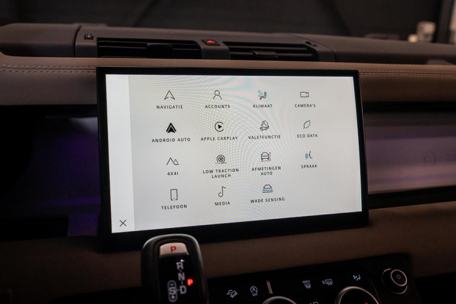 Land Rover Defender 90 3.0 D250 90 X-Dynamic SE *Meridian / HUD / Memory / Keyless / Surround-view / Matrix-LED*