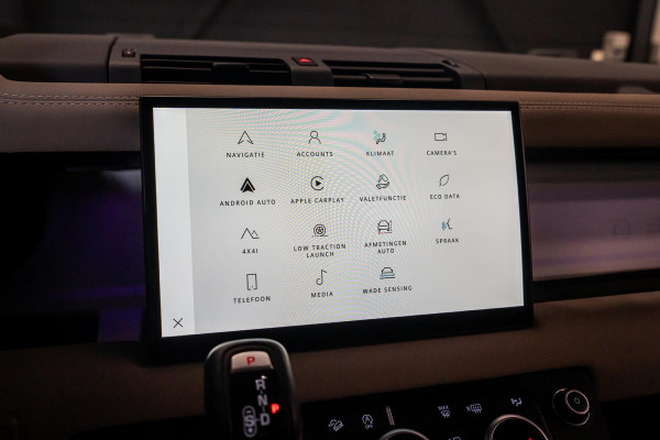 Land Rover Defender 90 3.0 D250 90 X-Dynamic SE *Meridian / HUD / Memory / Keyless / Surround-view / Matrix-LED*