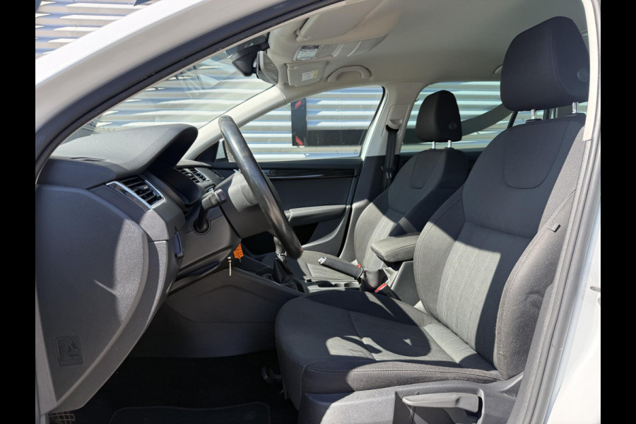 Škoda Octavia Combi 1.4 TSI Greentech Style Business 1e Eigenaar|Trekhaak|Cruise|Carplay|Stoelverw|PDC V+A|Navi|Clima|APK tot 03-2027