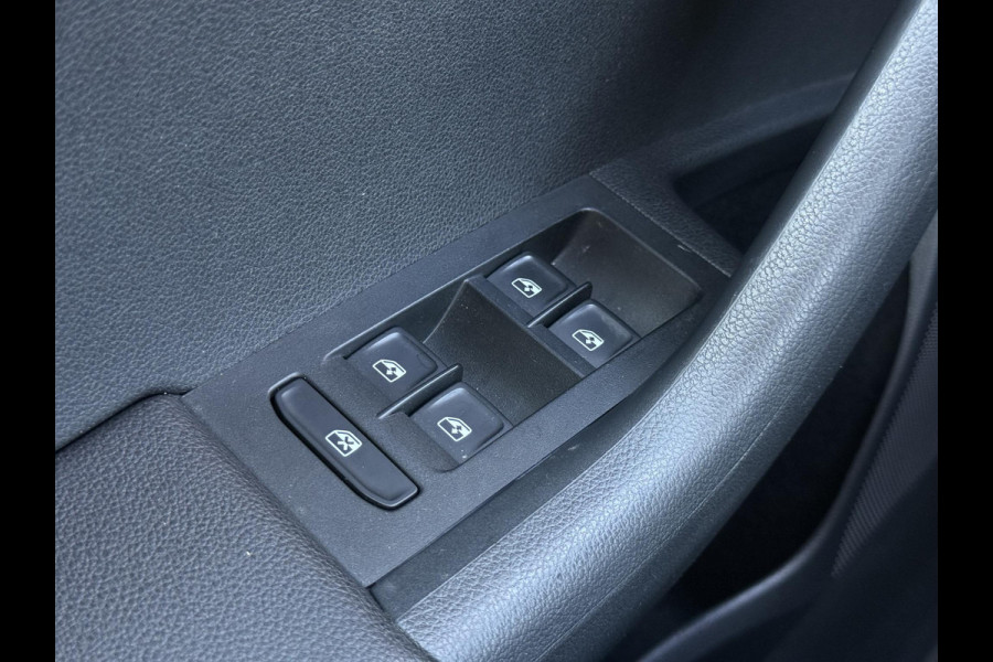 Škoda Octavia Combi 1.4 TSI Greentech Style Business 1e Eigenaar|Trekhaak|Cruise|Carplay|Stoelverw|PDC V+A|Navi|Clima|APK tot 03-2027