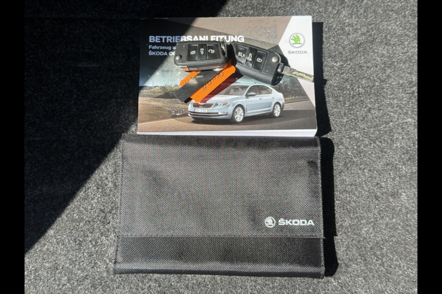 Škoda Octavia Combi 1.4 TSI Greentech Style Business 1e Eigenaar|Trekhaak|Cruise|Carplay|Stoelverw|PDC V+A|Navi|Clima|APK tot 03-2027