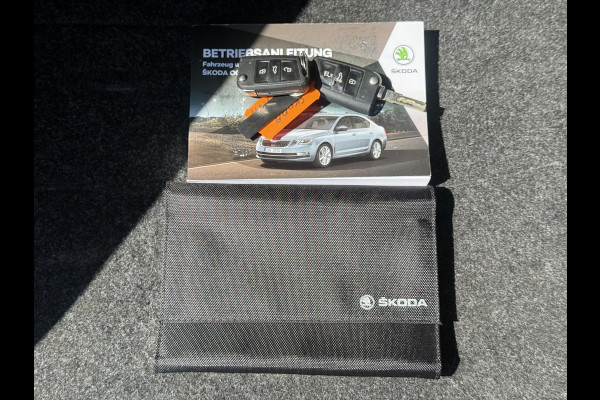 Škoda Octavia Combi 1.4 TSI Greentech Style Business 1e Eigenaar|Trekhaak|Cruise|Carplay|Stoelverw|PDC V+A|Navi|Clima|APK tot 03-2027