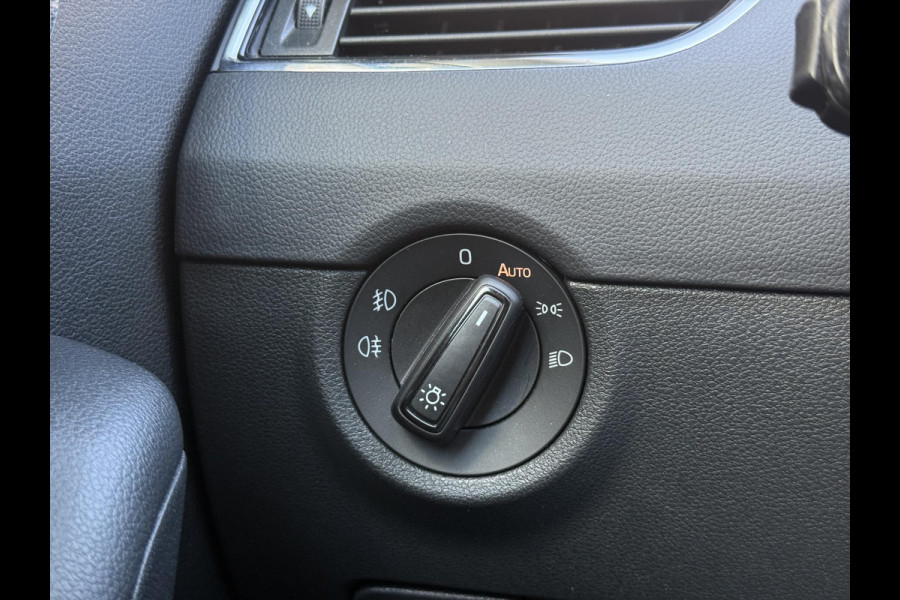 Škoda Octavia Combi 1.4 TSI Greentech Style Business 1e Eigenaar|Trekhaak|Cruise|Carplay|Stoelverw|PDC V+A|Navi|Clima|APK tot 03-2027